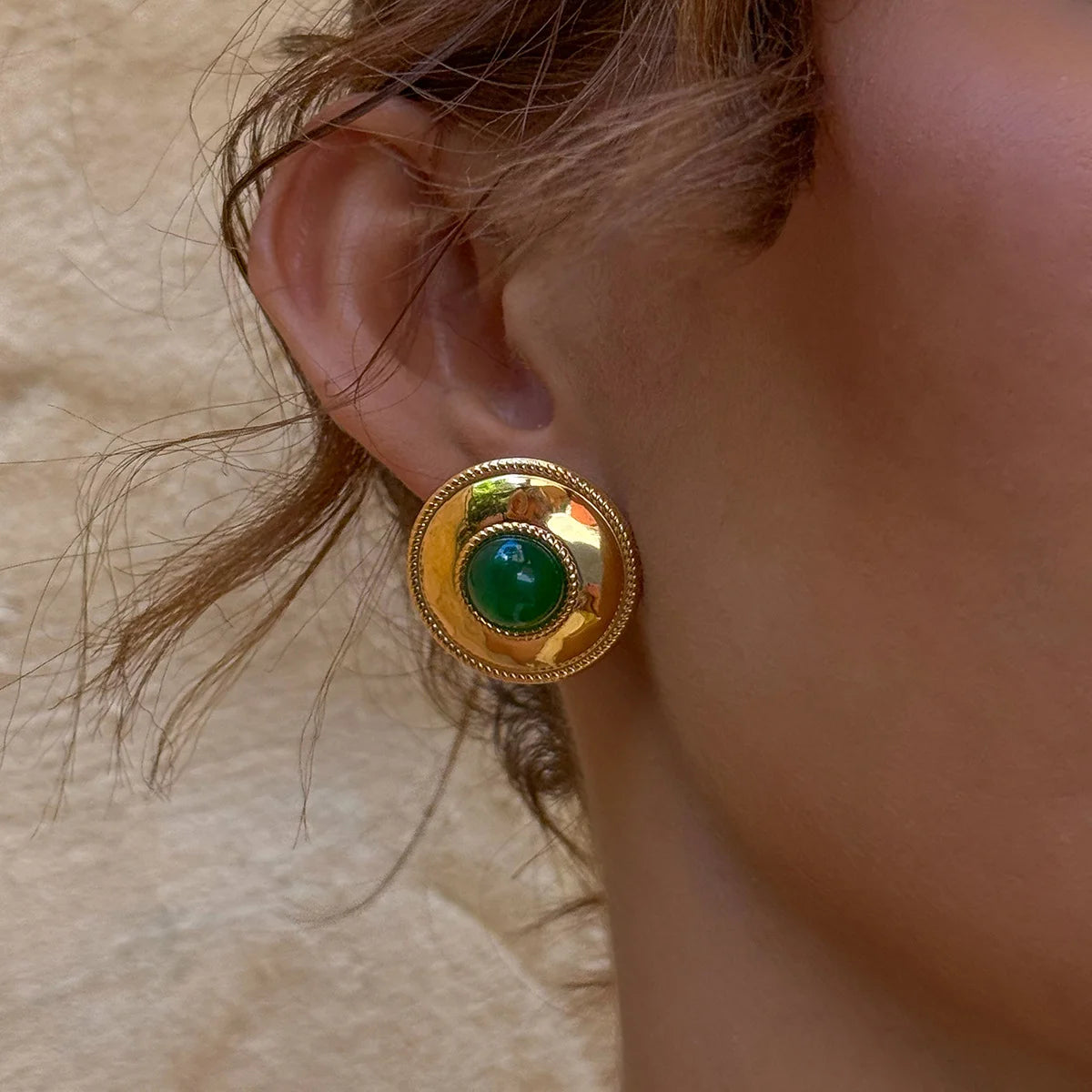 Queen Emerald Circle 2