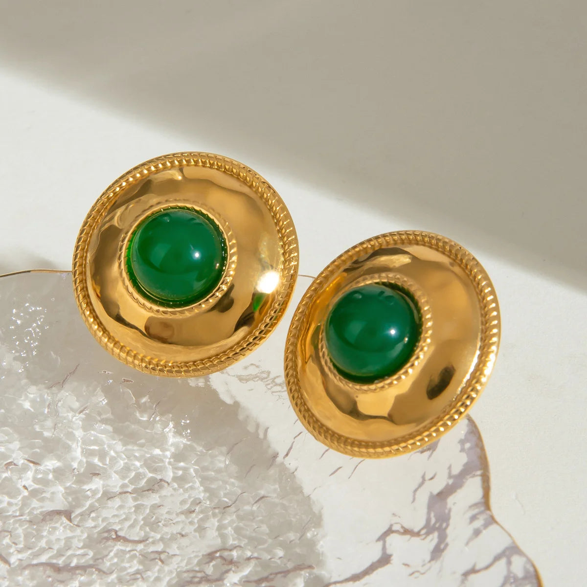 Queen Emerald Circle 3