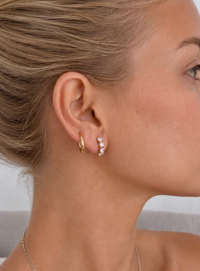 Niomi Studs